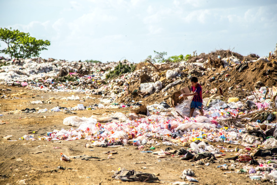 waste, garbage, dump, pollution, boy, child, Nicaragua